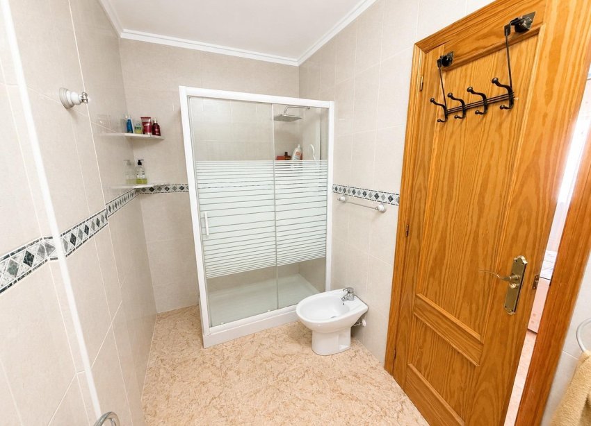 Resale - Apartament / Duplex - Torrevieja - Estacion de autobuses