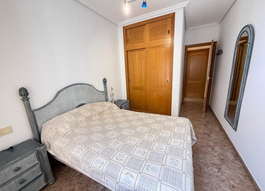 Resale - Apartament / Duplex - Torrevieja - Estacion de autobuses