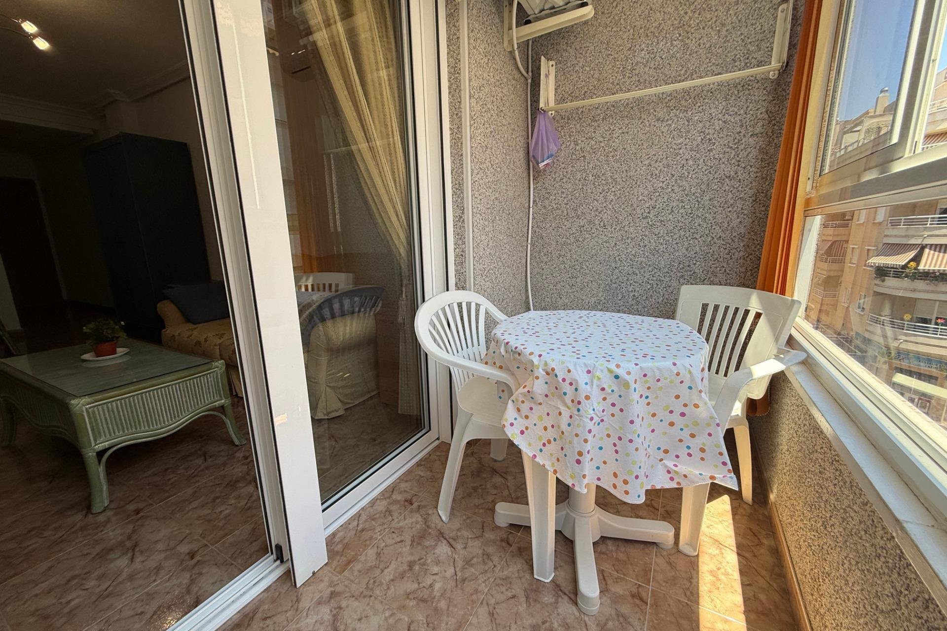 Resale - Apartament / Duplex - Torrevieja - Estacion de autobuses