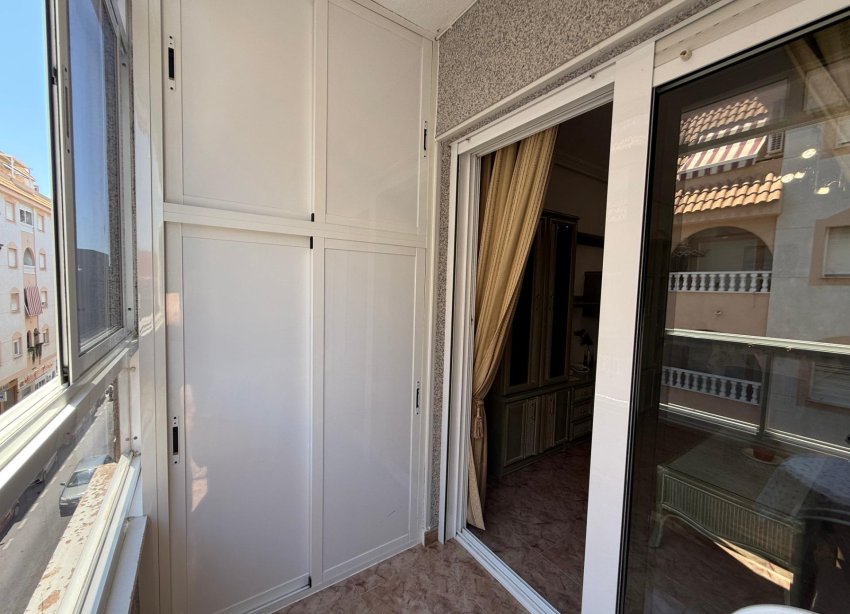 Resale - Apartament / Duplex - Torrevieja - Estacion de autobuses
