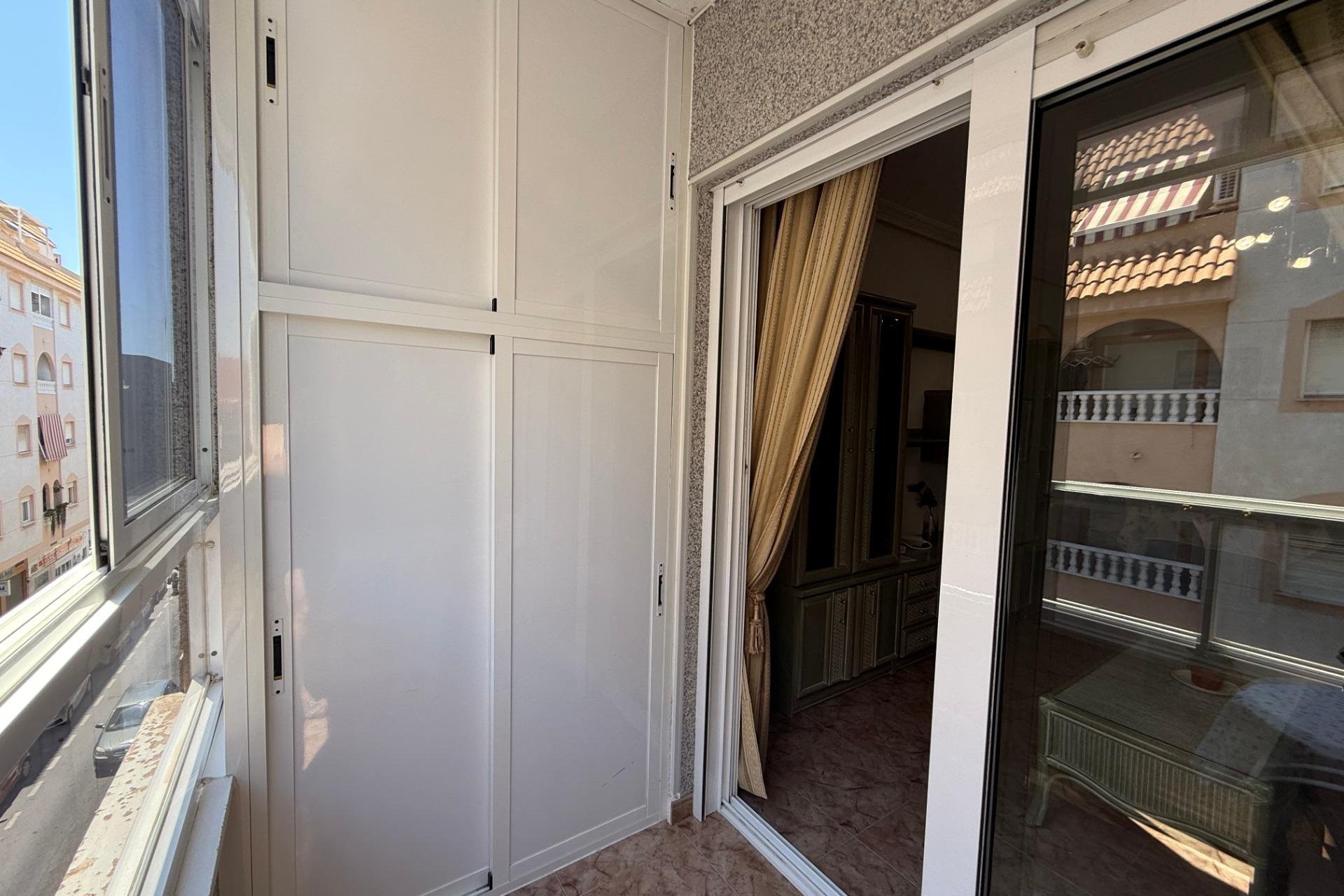 Resale - Apartament / Duplex - Torrevieja - Estacion de autobuses