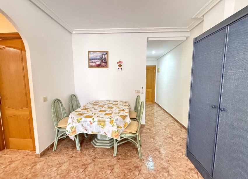 Resale - Apartament / Duplex - Torrevieja - Estacion de autobuses