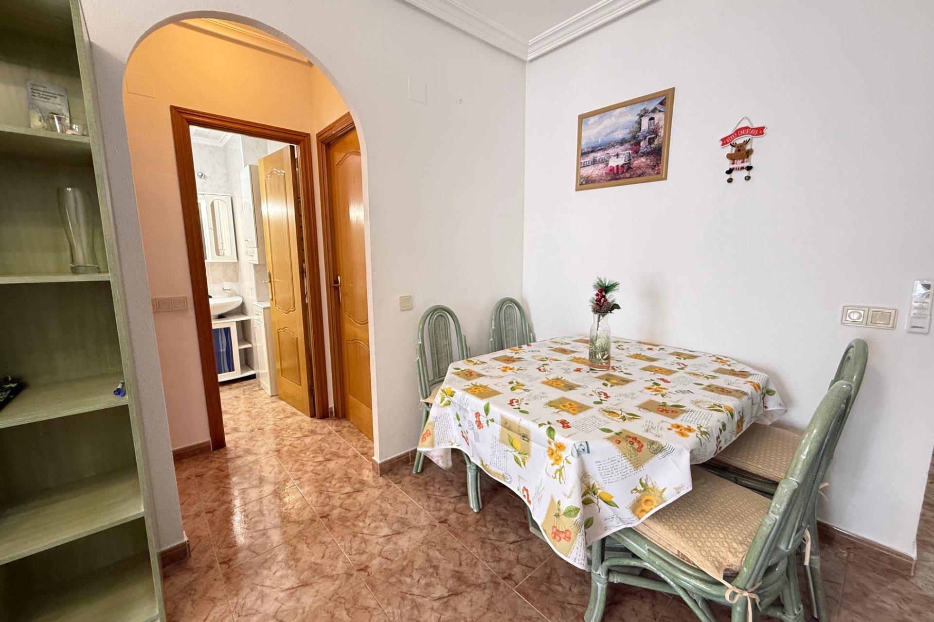 Resale - Apartament / Duplex - Torrevieja - Estacion de autobuses