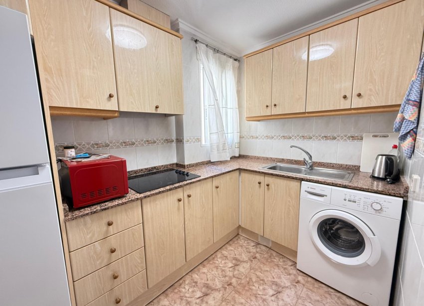 Resale - Apartament / Duplex - Torrevieja - Estacion de autobuses