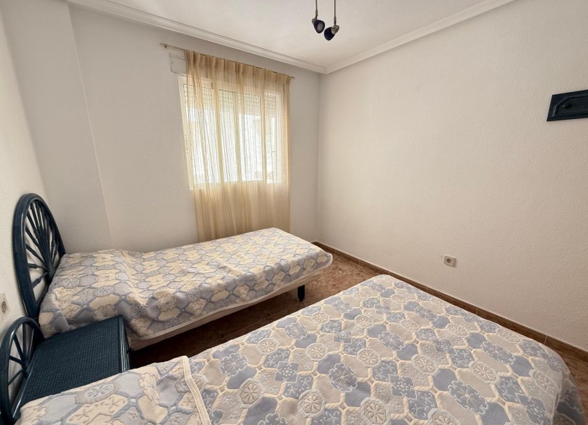 Resale - Apartament / Duplex - Torrevieja - Estacion de autobuses