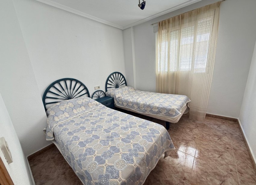 Resale - Apartament / Duplex - Torrevieja - Estacion de autobuses