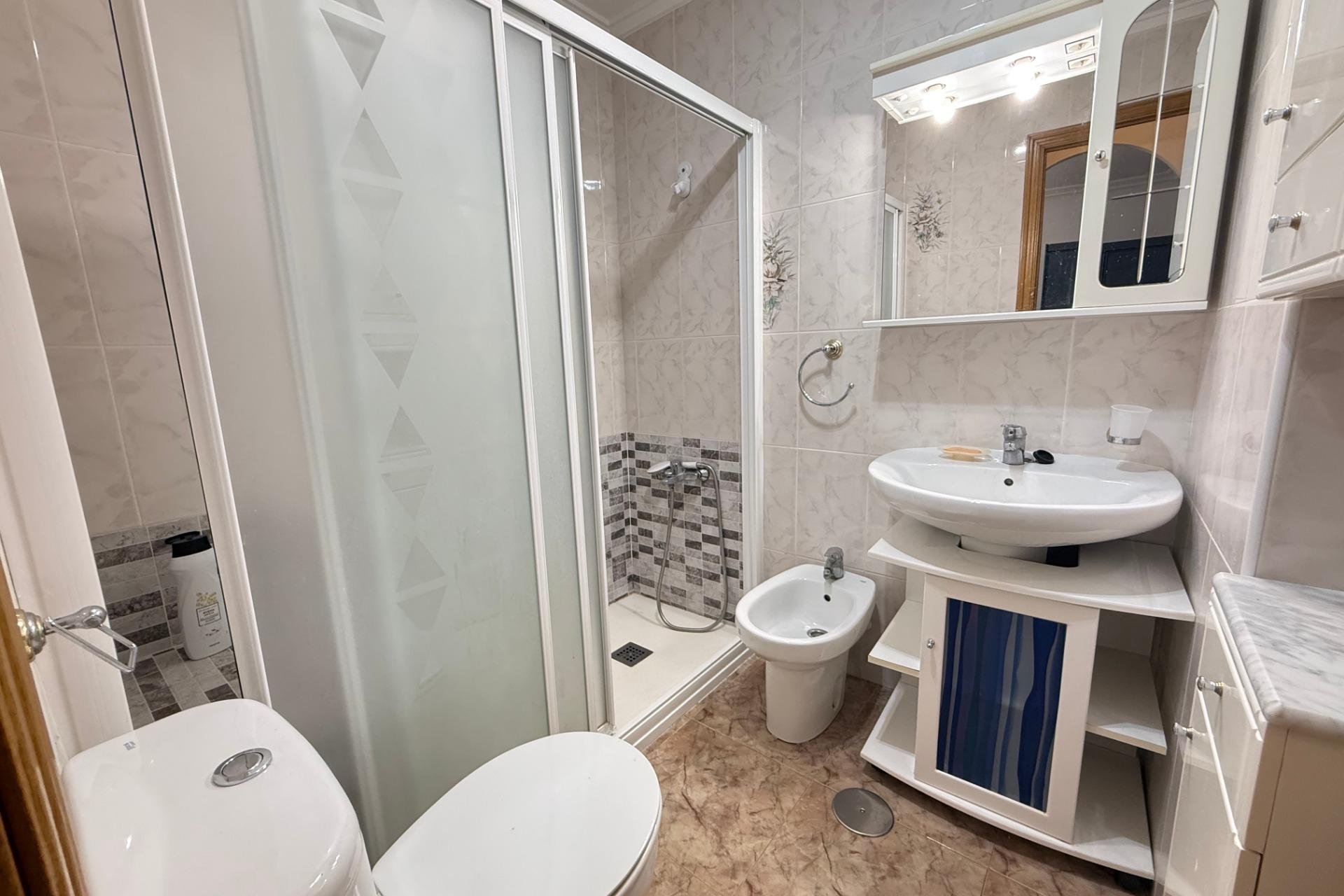 Resale - Apartament / Duplex - Torrevieja - Estacion de autobuses