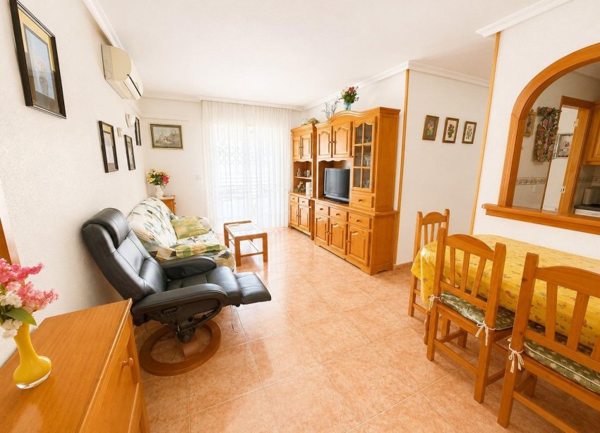Resale - Apartament / Duplex - Torrevieja - Estacion de autobuses