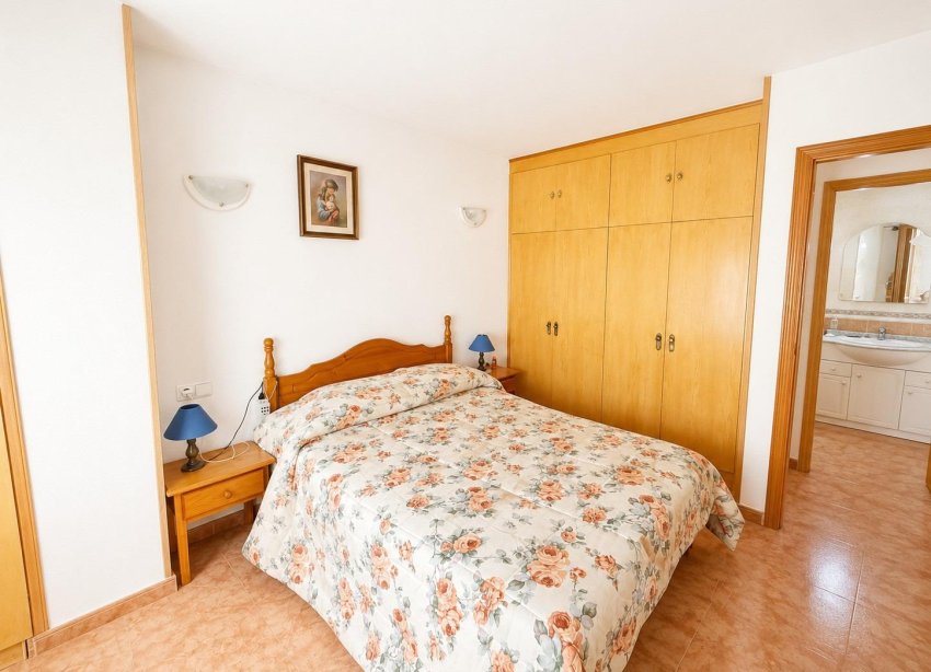 Resale - Apartament / Duplex - Torrevieja - Estacion de autobuses