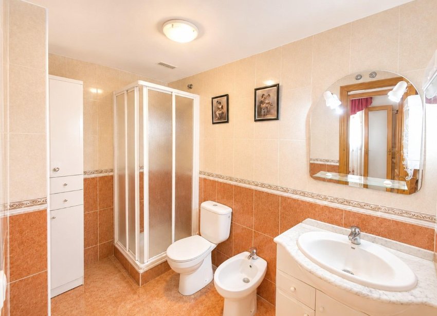 Resale - Apartament / Duplex - Torrevieja - Estacion de autobuses
