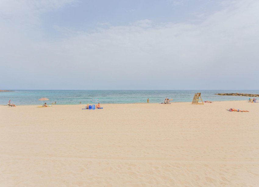 Resale - Apartament / Duplex - Torrevieja - Estacion de autobuses