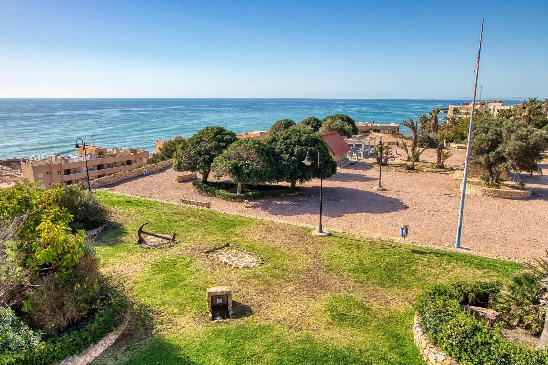 Resale - Apartament / Duplex - Torrevieja - Estacion de autobuses