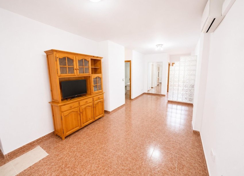Resale - Apartament / Duplex - Torrevieja - Estacion de autobuses