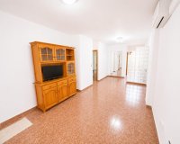 Resale - Apartament / Duplex - Torrevieja - Estacion de autobuses