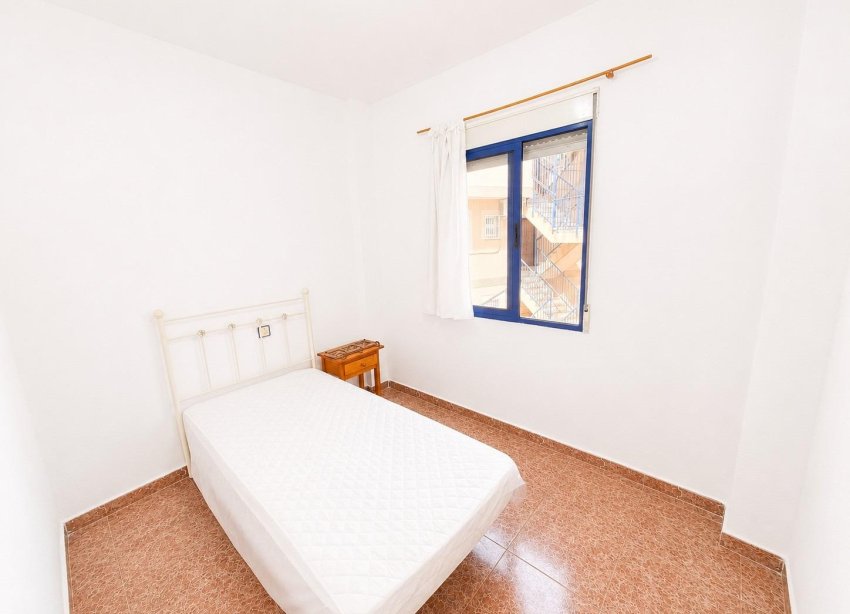 Resale - Apartament / Duplex - Torrevieja - Estacion de autobuses