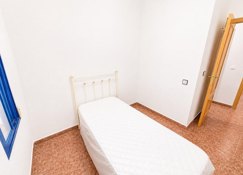 Resale - Apartament / Duplex - Torrevieja - Estacion de autobuses