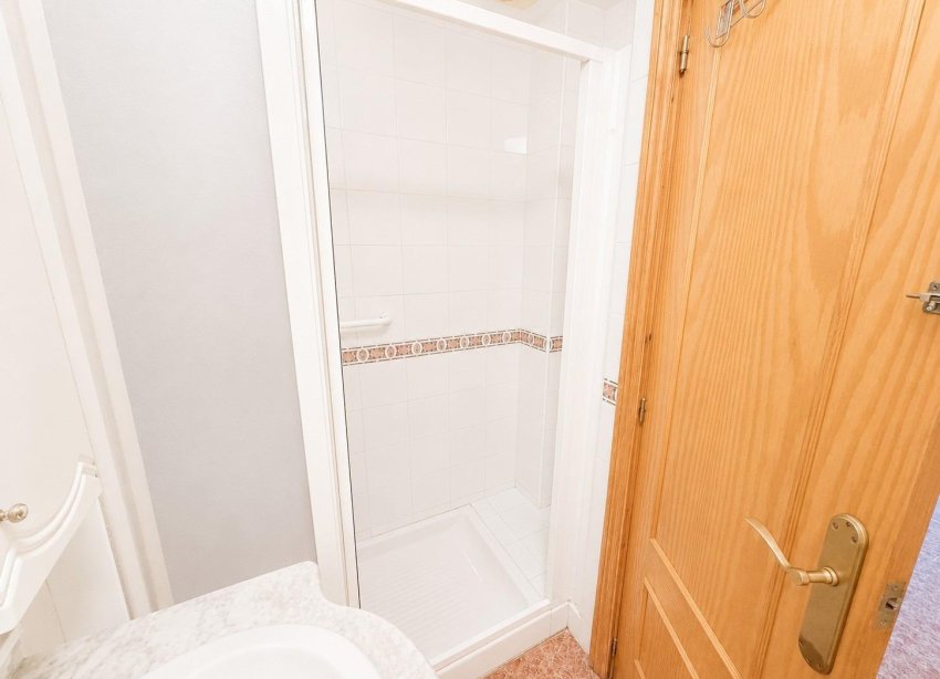 Resale - Apartament / Duplex - Torrevieja - Estacion de autobuses
