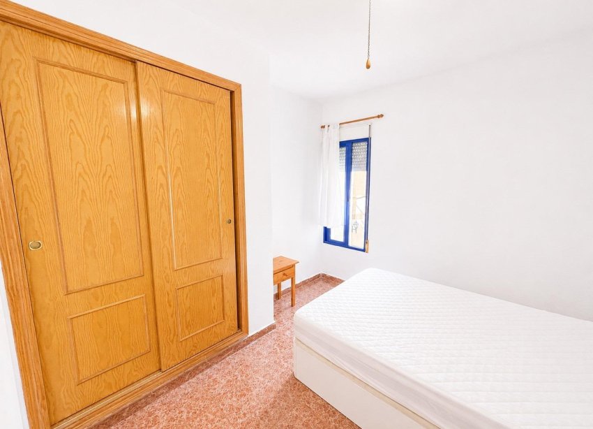 Resale - Apartament / Duplex - Torrevieja - Estacion de autobuses