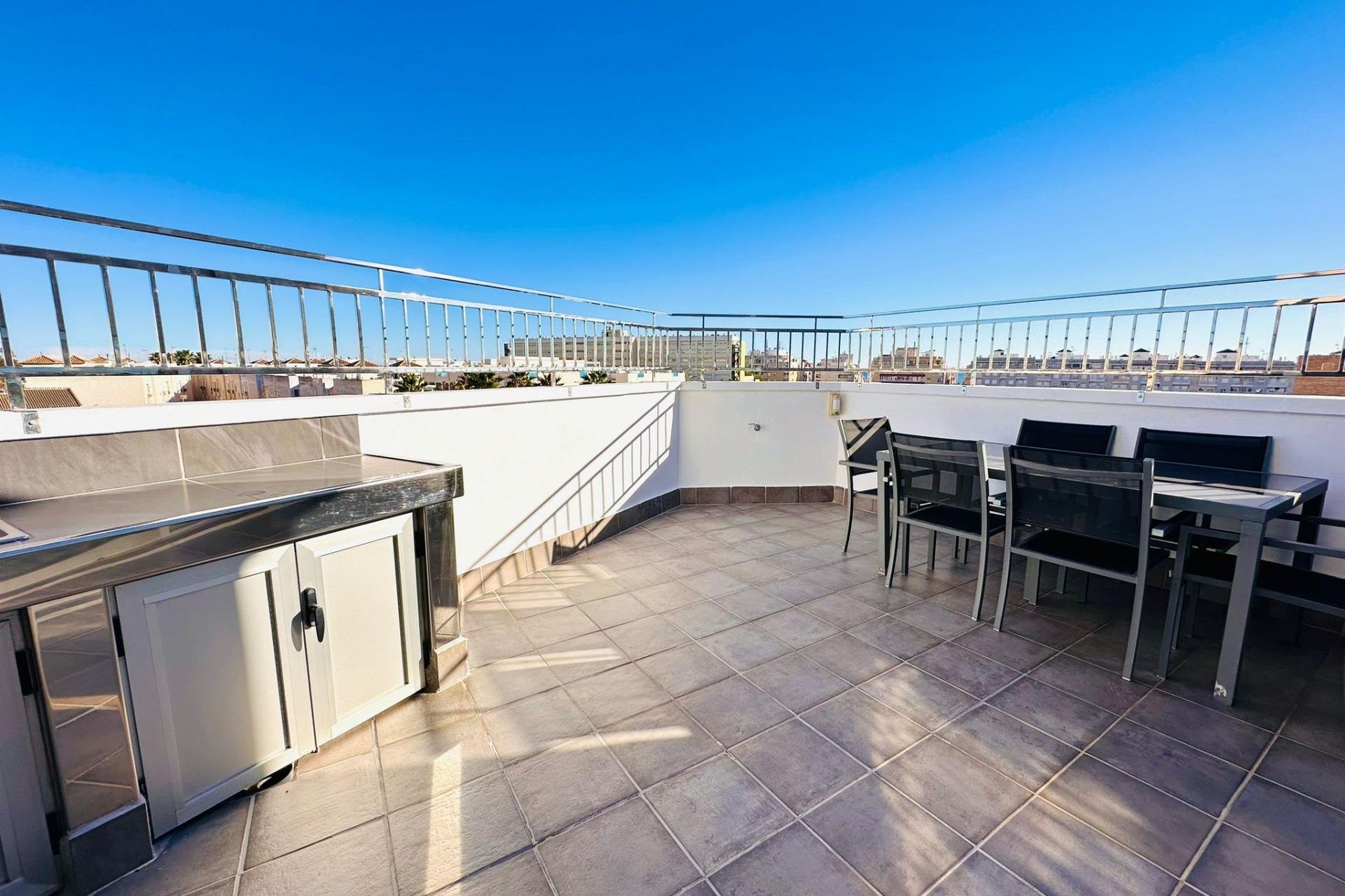 Resale - Apartament / Duplex - Torrevieja - Estacion de autobuses