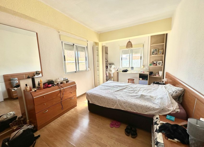Resale - Apartament / Duplex - Torrevieja - Estacion de autobuses