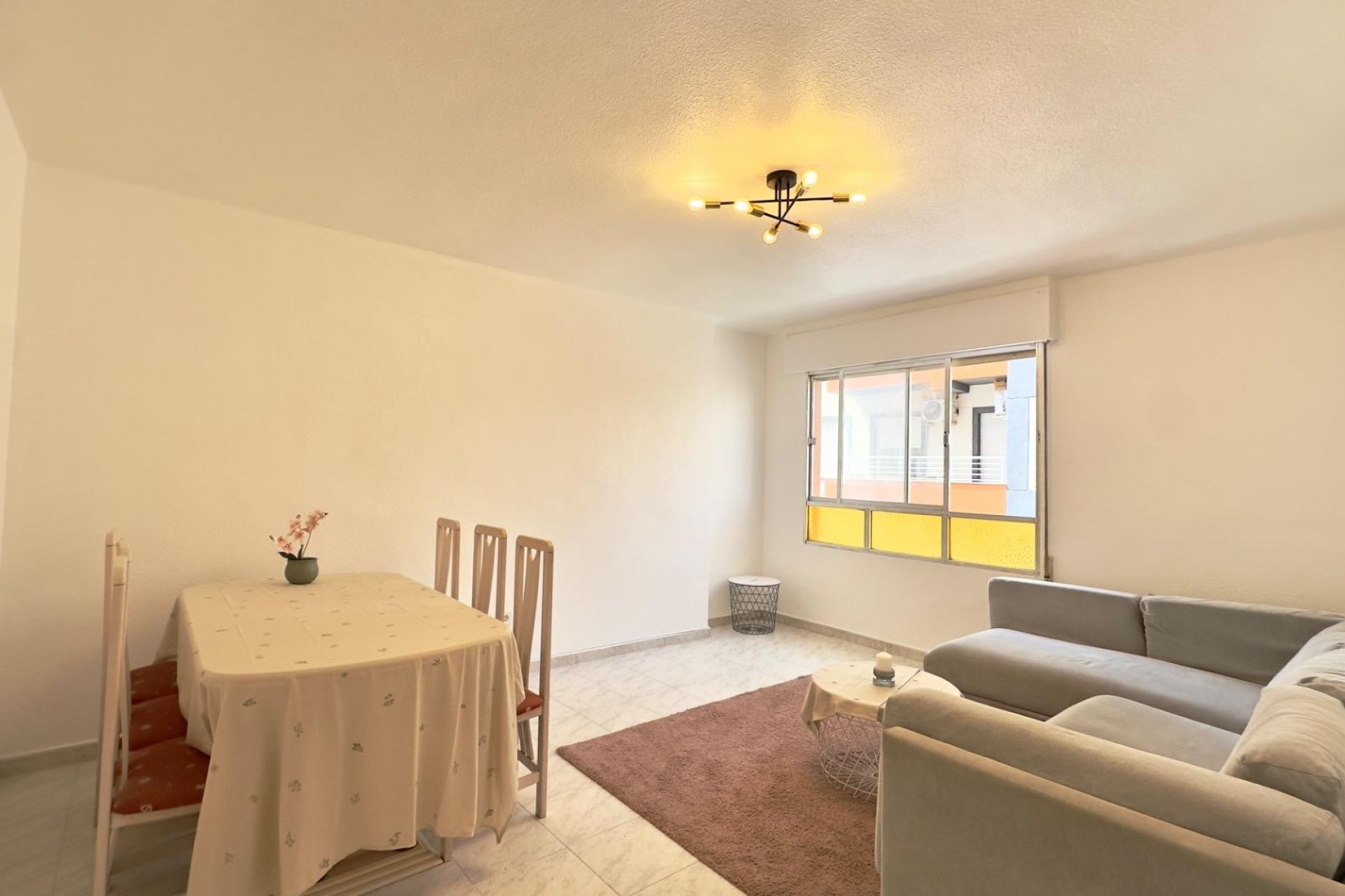 Resale - Apartament / Duplex - Torrevieja - Estacion de autobuses
