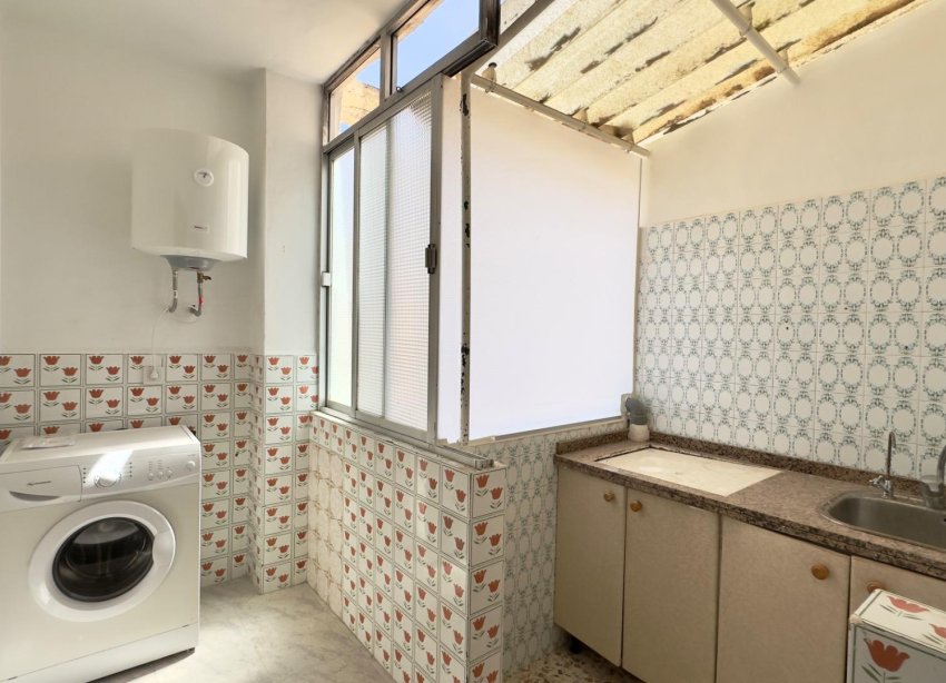 Resale - Apartament / Duplex - Torrevieja - Estacion de autobuses