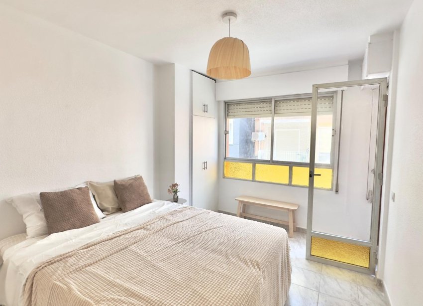Resale - Apartament / Duplex - Torrevieja - Estacion de autobuses