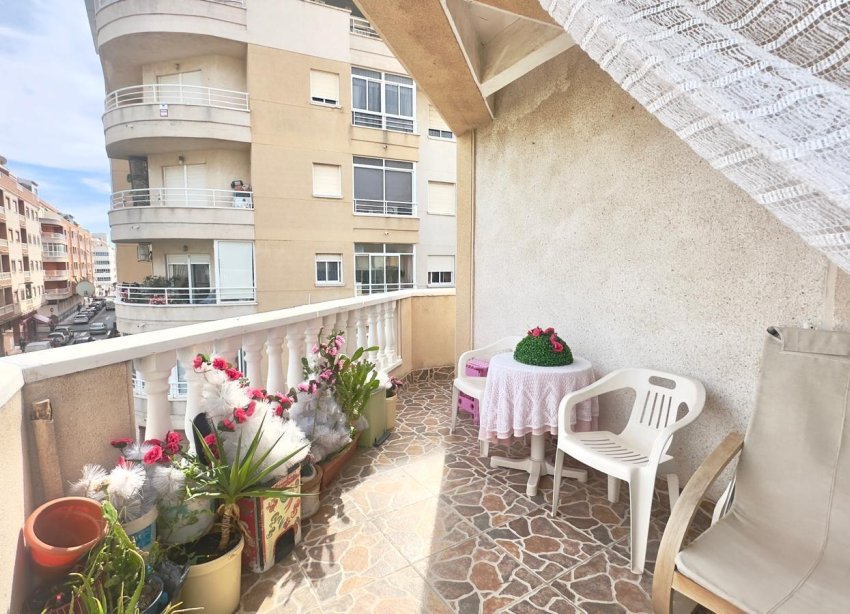 Resale - Apartament / Duplex - Torrevieja - Estacion de autobuses