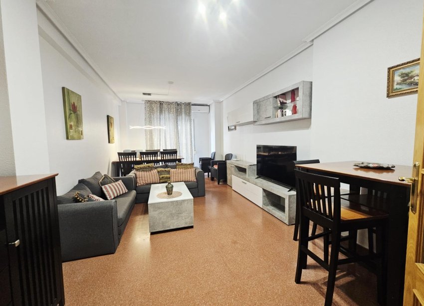 Resale - Apartament / Duplex - Torrevieja - Estacion de autobuses