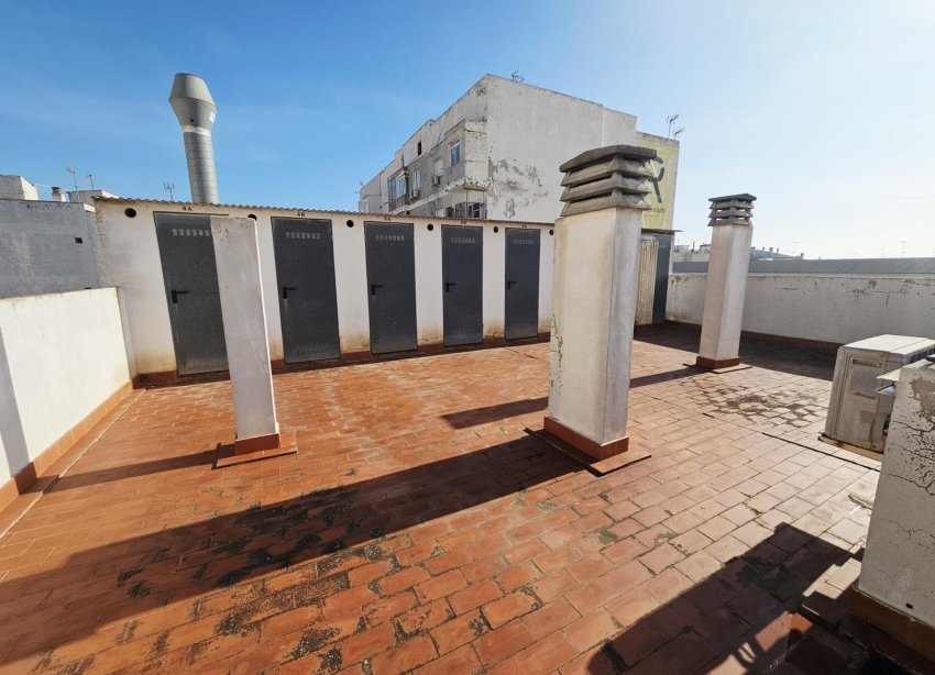Resale - Apartament / Duplex - Torrevieja - Estacion de autobuses
