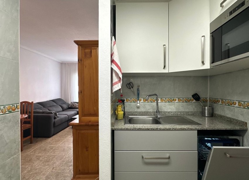 Resale - Apartament / Duplex - Torrevieja - Estacion de autobuses