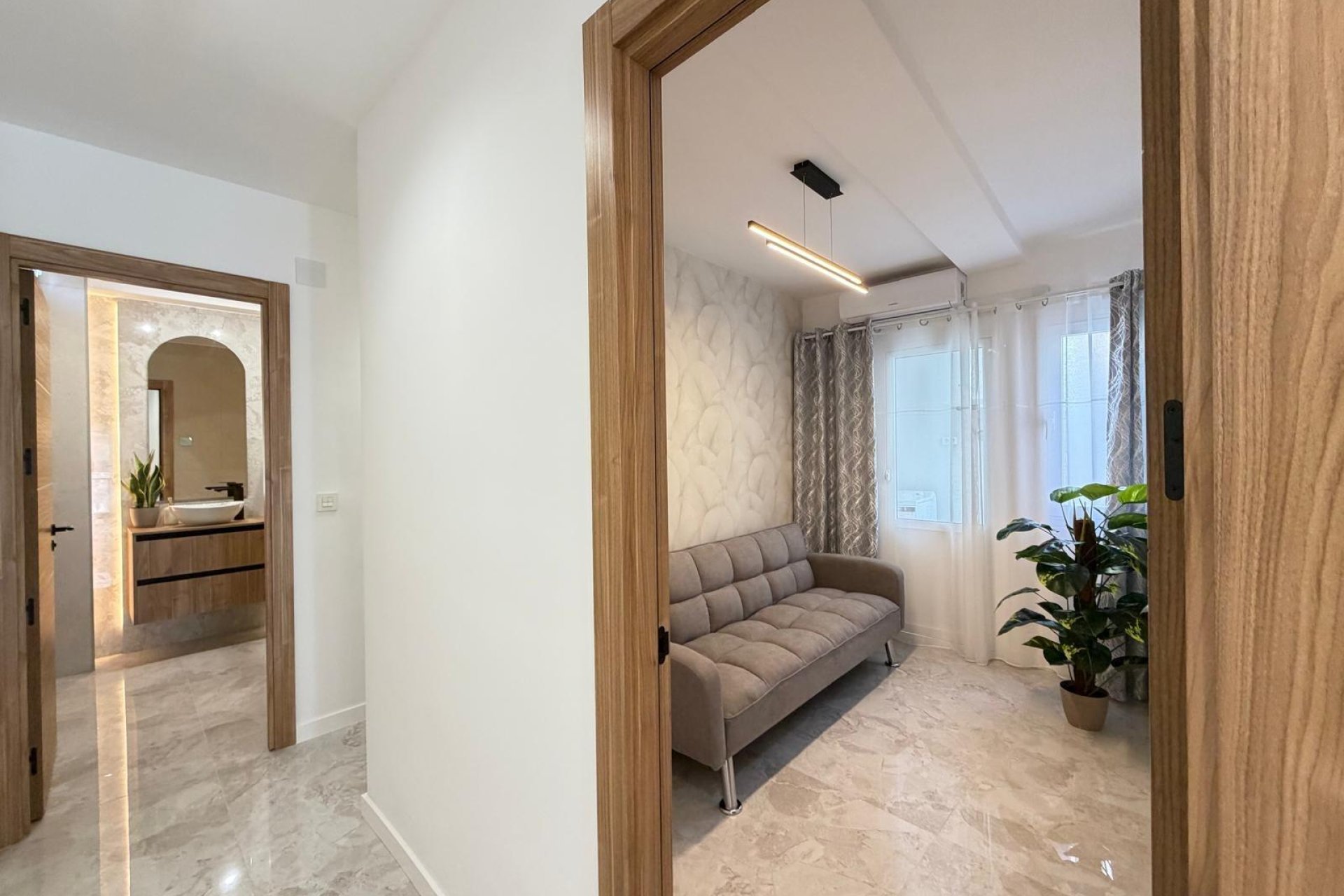 Resale - Apartament / Duplex - Torrevieja - Estacion de autobuses