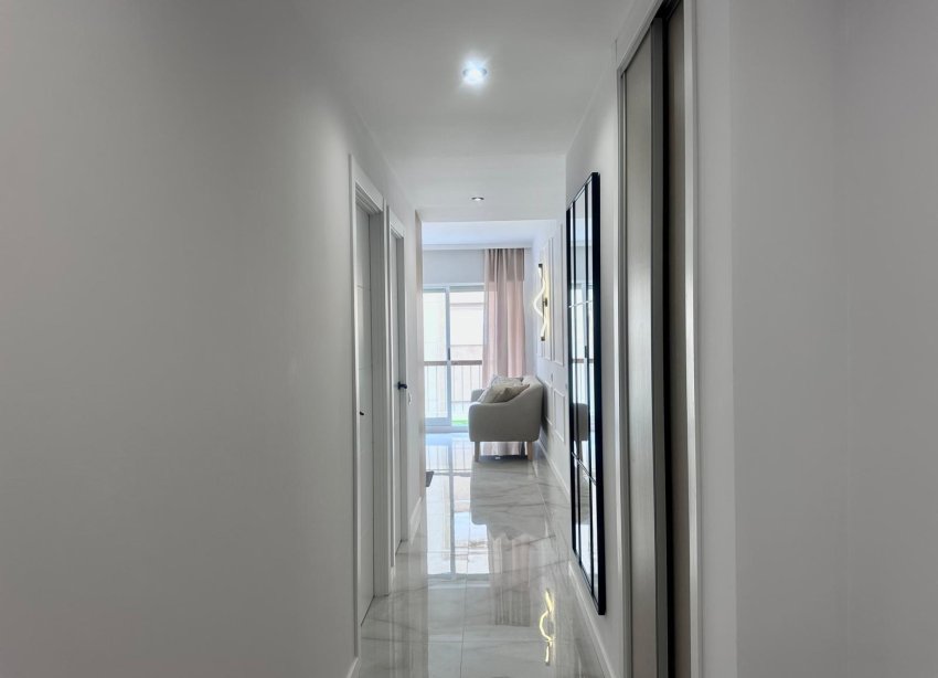 Resale - Apartament / Duplex - Torrevieja - Estacion de autobuses