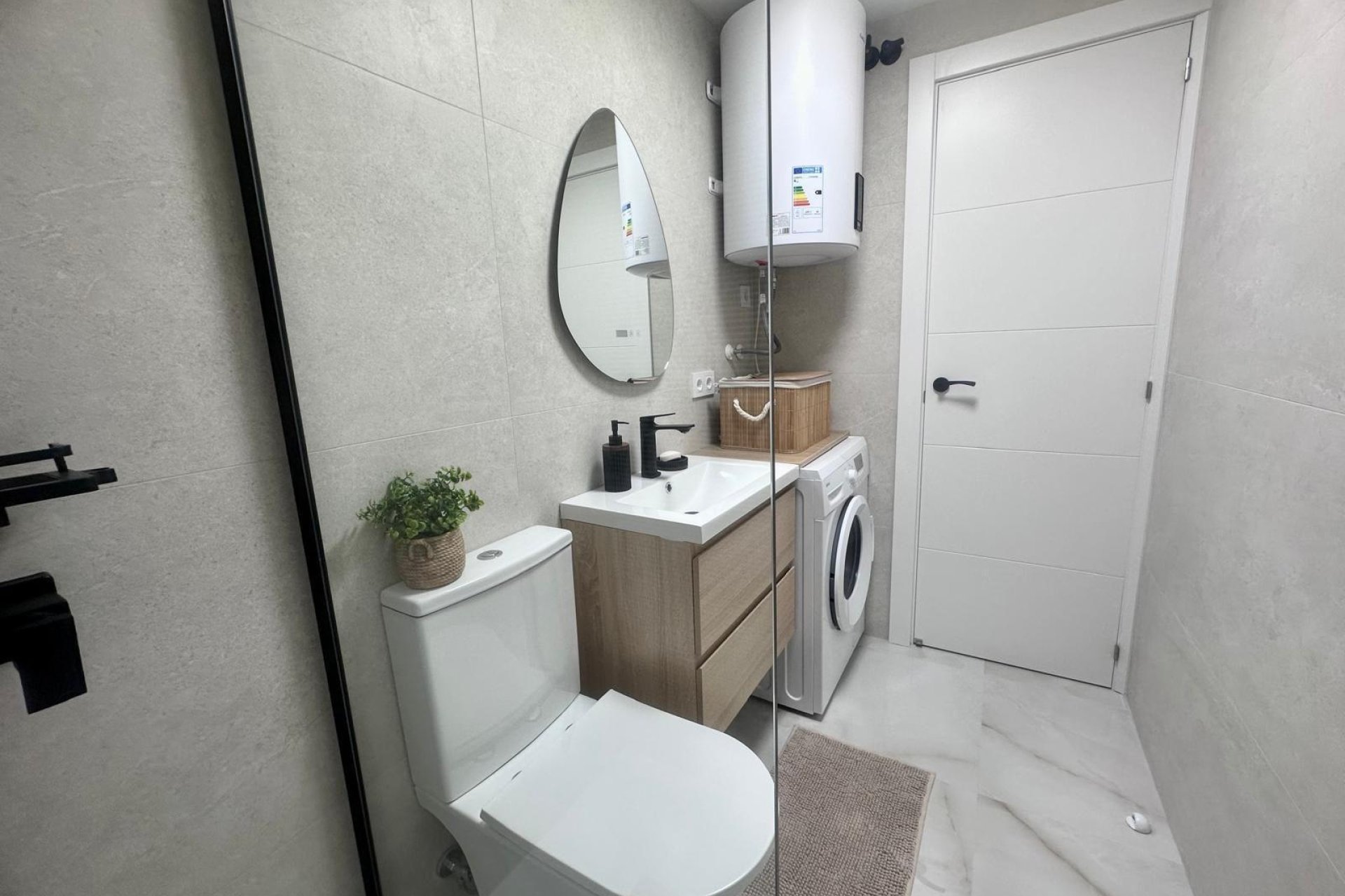 Resale - Apartament / Duplex - Torrevieja - Estacion de autobuses