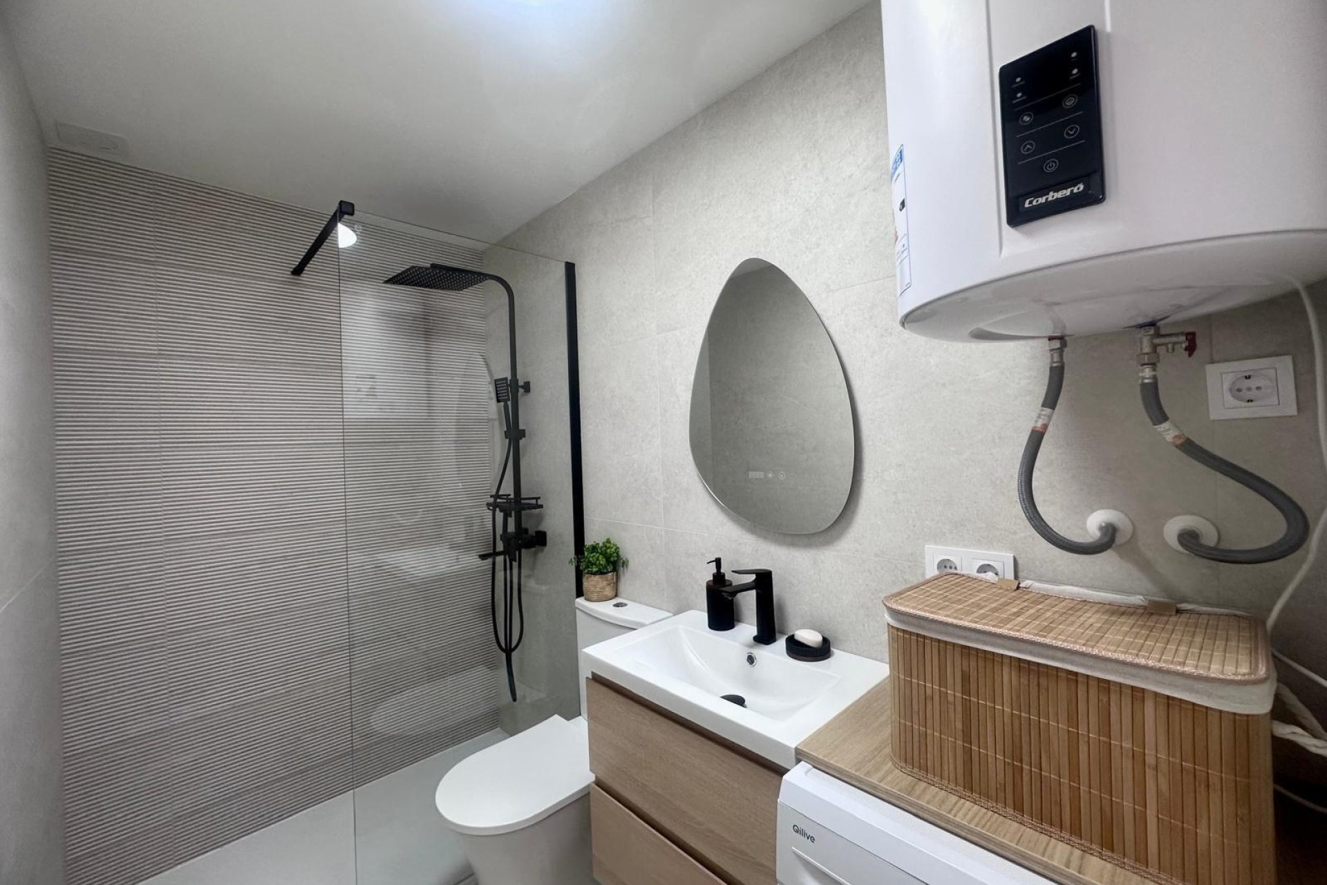 Resale - Apartament / Duplex - Torrevieja - Estacion de autobuses