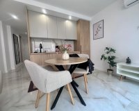 Resale - Apartament / Duplex - Torrevieja - Estacion de autobuses