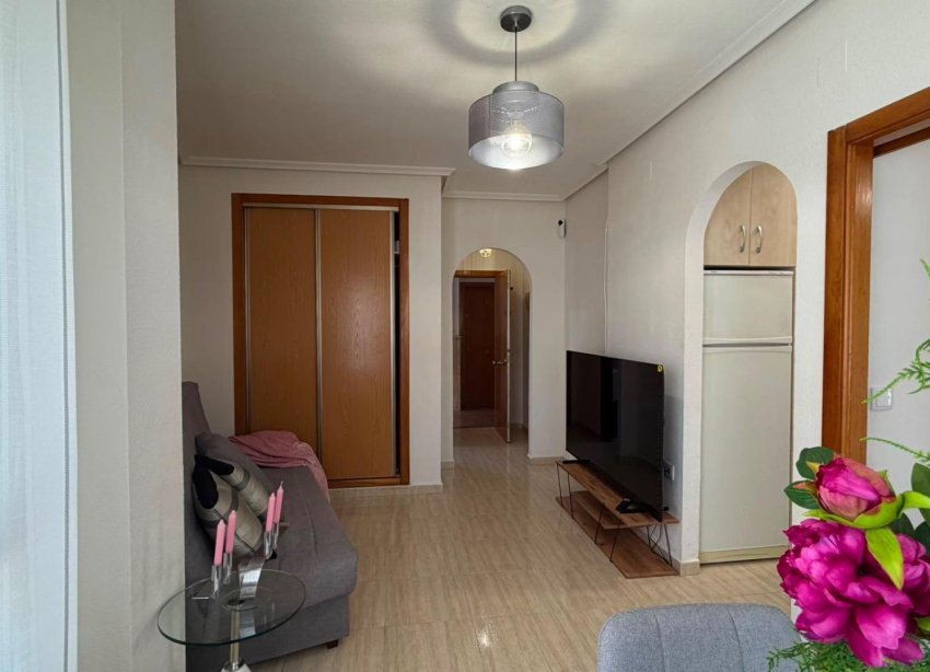 Resale - Apartament / Duplex - Torrevieja - Estacion de autobuses