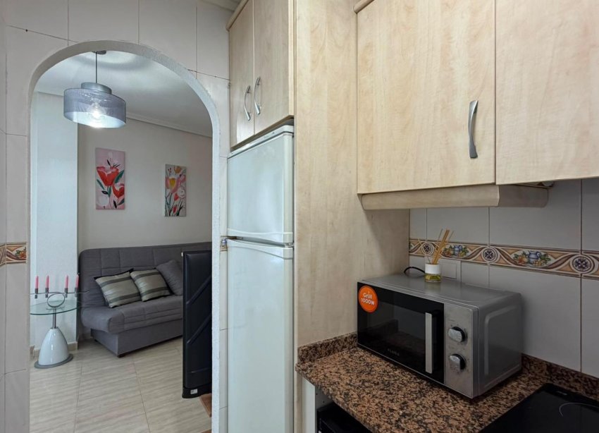 Resale - Apartament / Duplex - Torrevieja - Estacion de autobuses