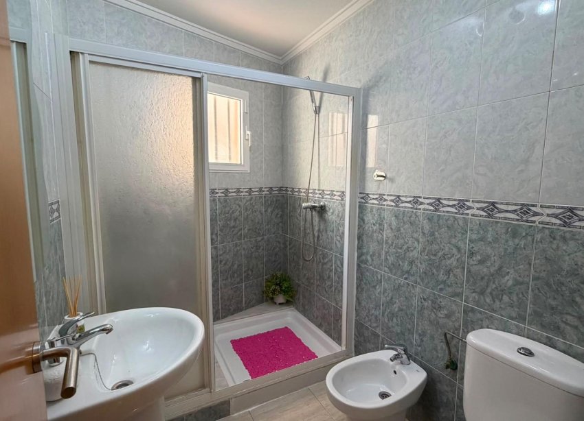 Resale - Apartament / Duplex - Torrevieja - Estacion de autobuses