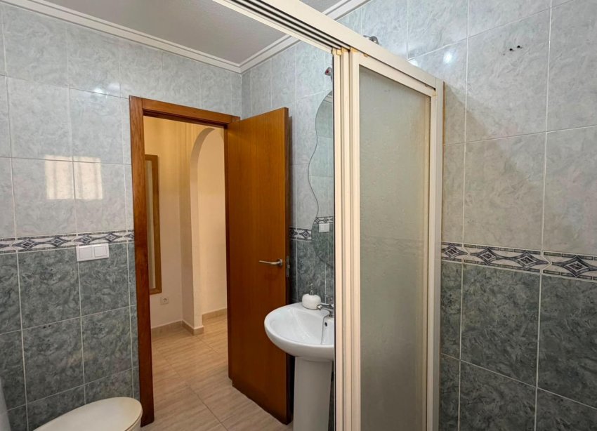 Resale - Apartament / Duplex - Torrevieja - Estacion de autobuses
