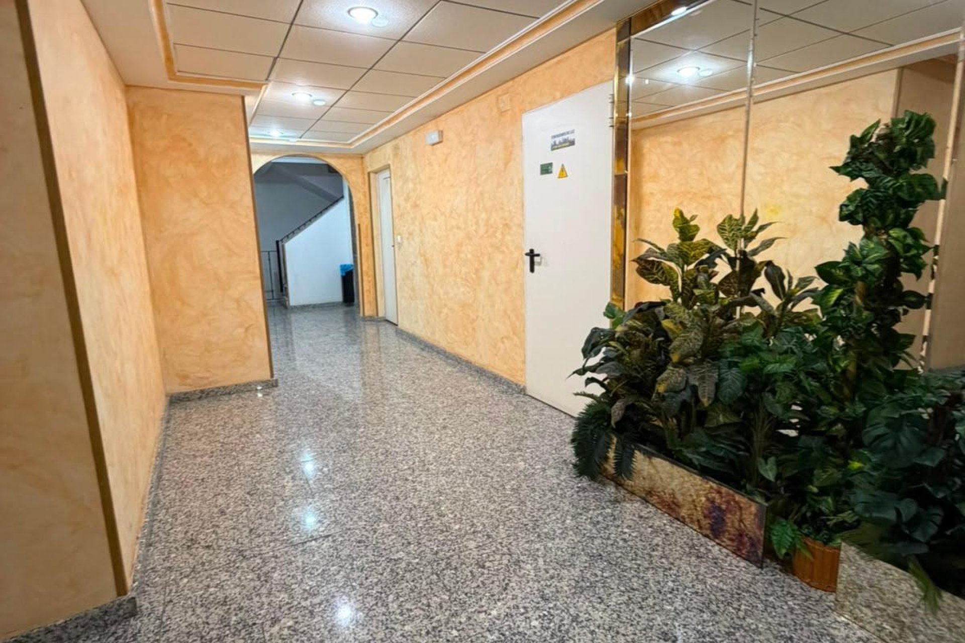 Resale - Apartament / Duplex - Torrevieja - Estacion de autobuses
