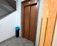 Resale - Apartament / Duplex - Torrevieja - Estacion de autobuses