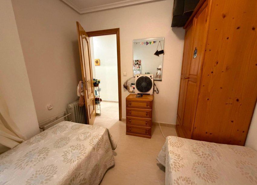 Resale - Apartament / Duplex - Torrevieja - Estacion de autobuses