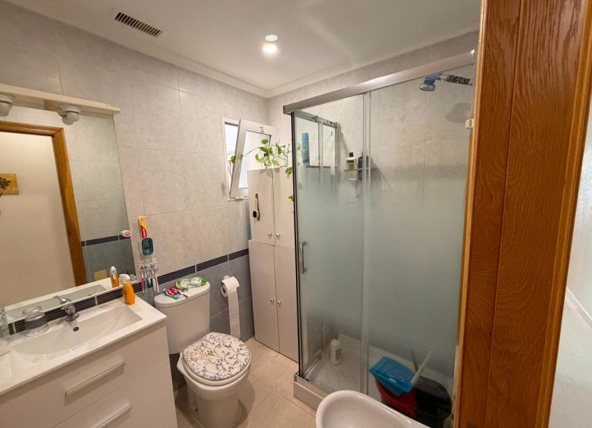 Resale - Apartament / Duplex - Torrevieja - Estacion de autobuses