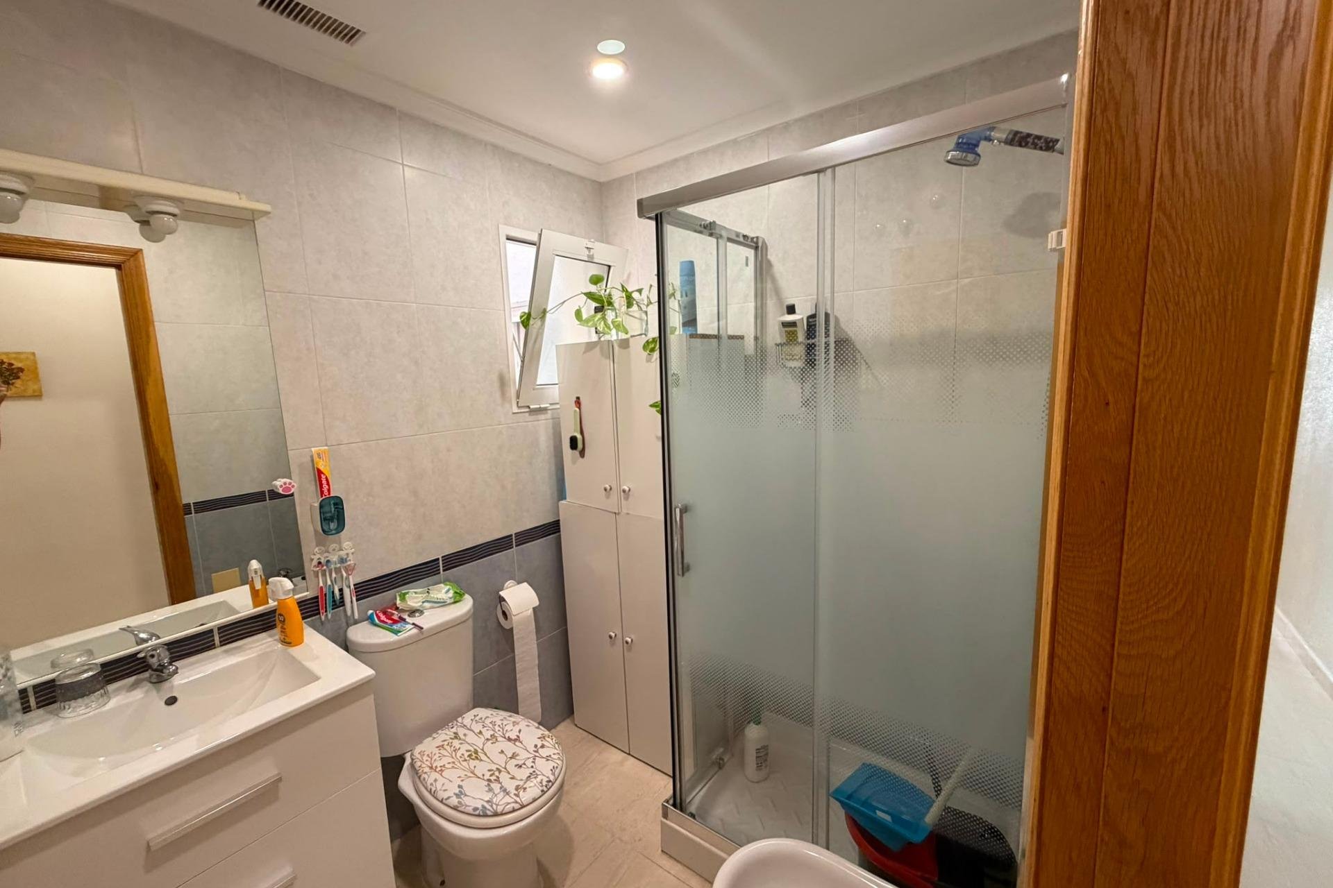 Resale - Apartament / Duplex - Torrevieja - Estacion de autobuses