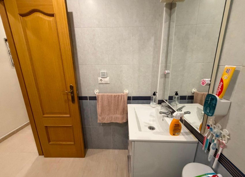 Resale - Apartament / Duplex - Torrevieja - Estacion de autobuses