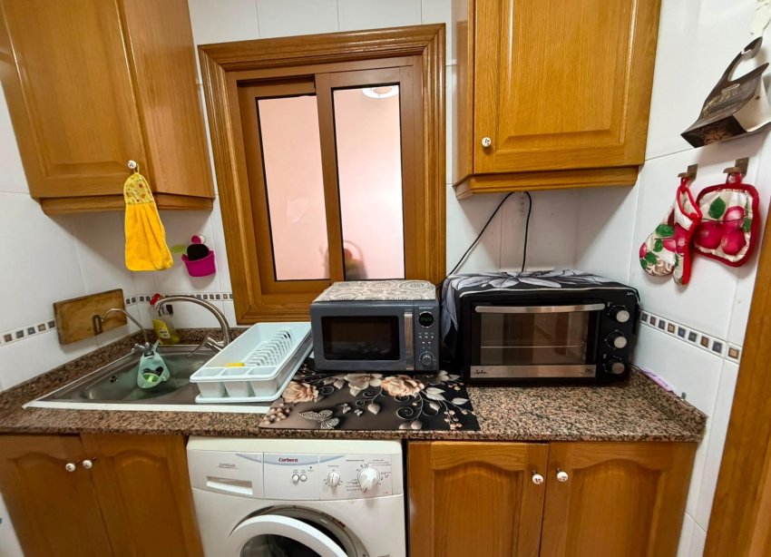 Resale - Apartament / Duplex - Torrevieja - Estacion de autobuses