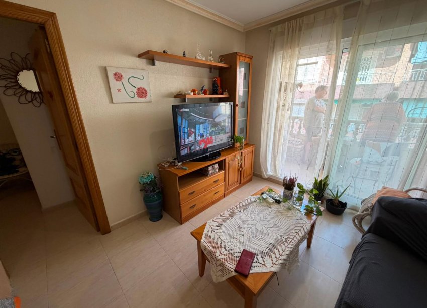 Resale - Apartament / Duplex - Torrevieja - Estacion de autobuses