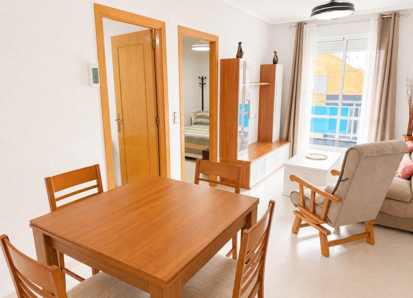 Resale - Apartament / Duplex - Torrevieja - Estacion de autobuses