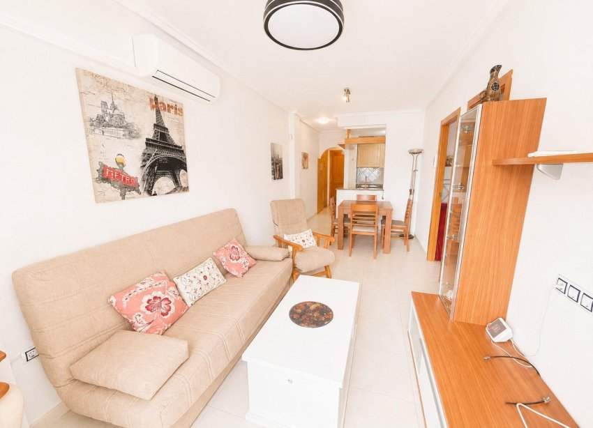 Resale - Apartament / Duplex - Torrevieja - Estacion de autobuses
